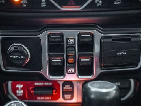 Used 2023 Jeep Wrangler Unlimited Rubicon 392 image 31