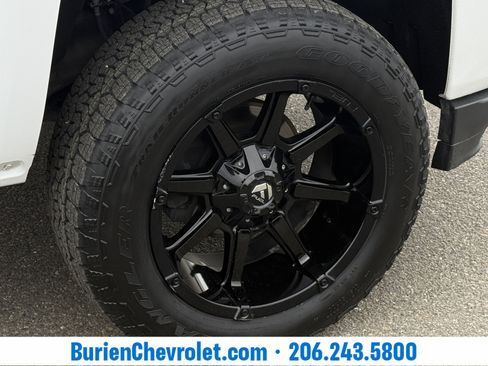 Used 2018 Chevrolet Silverado 1500 LT w/ All Star Edition image 26