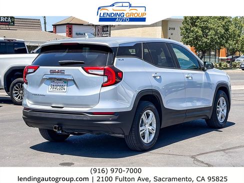 Used 2022 GMC Terrain SLE FWD image 4