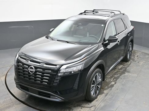 New 2026 Nissan Pathfinder Platinum w/ Cargo Package FWD image 34