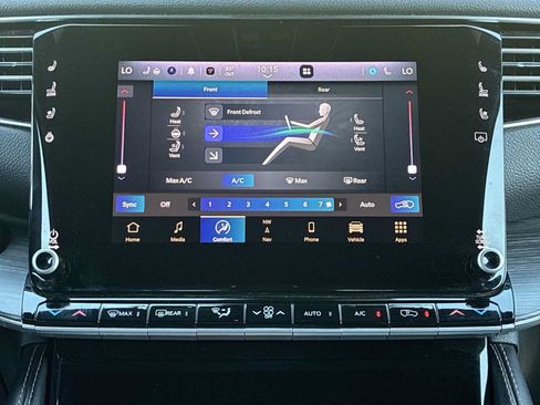 Certified 2024 Jeep Wagoneer L Series II w/ Flexible Seating Group AWD/4WD image 16