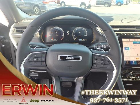 New 2025 Jeep Grand Cherokee Limited w/ Black Appearance Package image 16