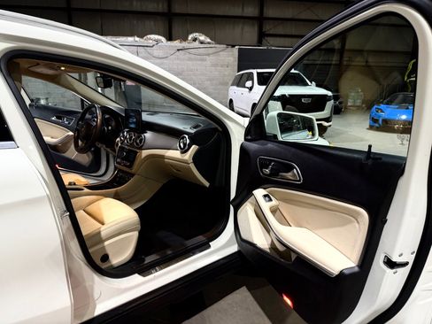 Used 2018 Mercedes-Benz GLA 250 image 25