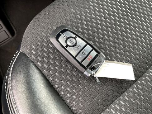 Used 2025 Ford Escape SE FWD image 19