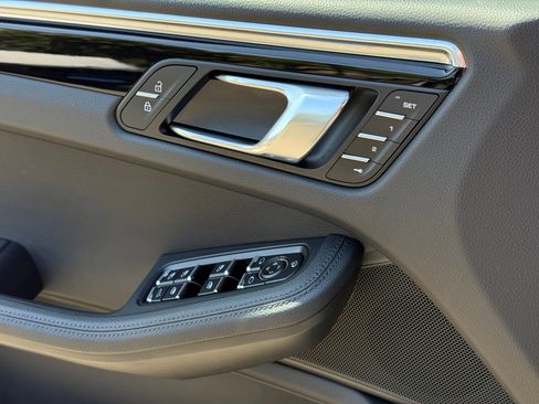 Certified 2026 Porsche Macan AWD/4WD image 26