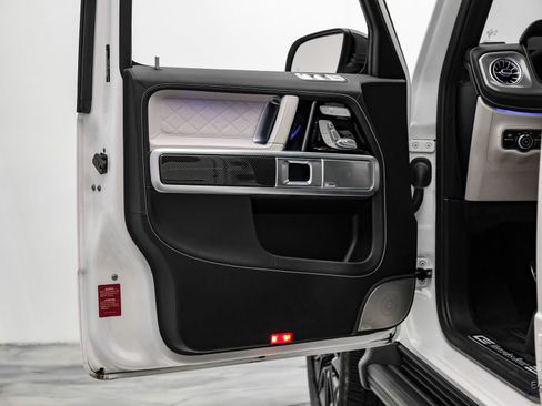 Used 2025 Mercedes-Benz G 550 image 82