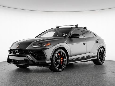 Used 2022 Lamborghini Urus AWD/4WD image 1