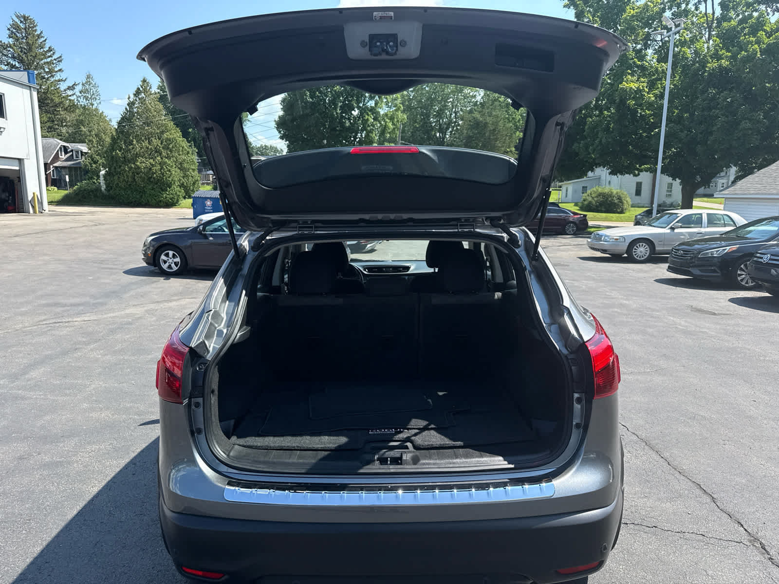 Used 2019 Nissan Rogue Sport SV w/ All-Weather Package AWD/4WD image 15