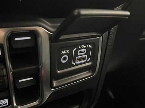 Used 2021 Jeep Gladiator Sport AWD/4WD image 29