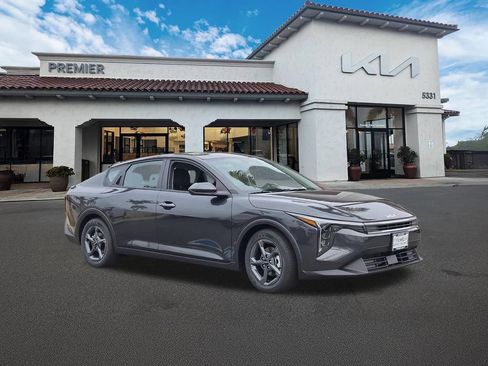 New 2026 Kia K4 FWD image 2