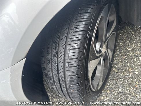 Used 2018 Chevrolet Sonic Premier image 18