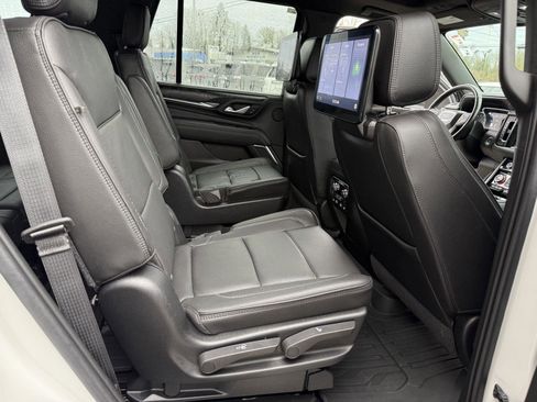 Used 2021 GMC Yukon Denali w/ LPO, Illumination Package image 24