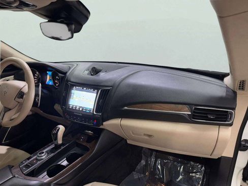 Used 2017 Maserati Levante S image 40