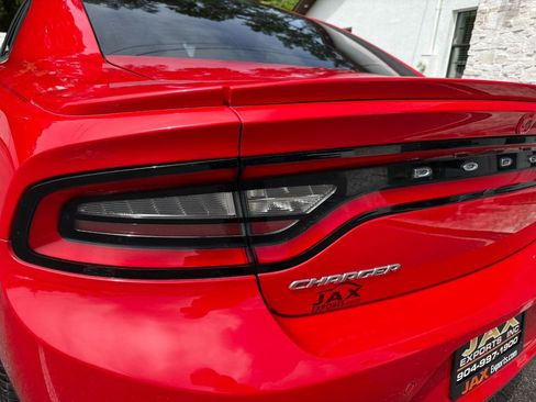 Used 2015 Dodge Charger R/T w/ Plus Group RWD image 8