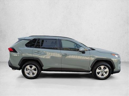 Used 2021 Toyota RAV4 XLE image 4