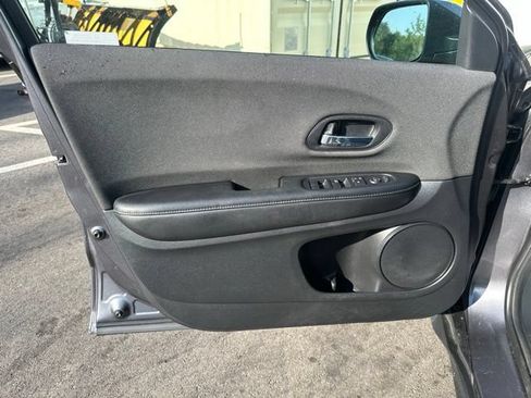 Used 2021 Honda HR-V LX image 19