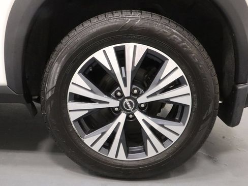 Used 2023 Nissan Rogue SV AWD/4WD image 25