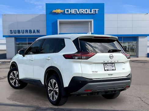 Used 2022 Nissan Rogue SV FWD image 3