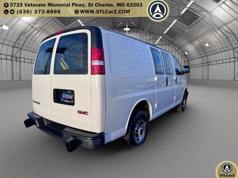 Used 2021 GMC Savana 2500 w/ Driver Convenience Package image 3