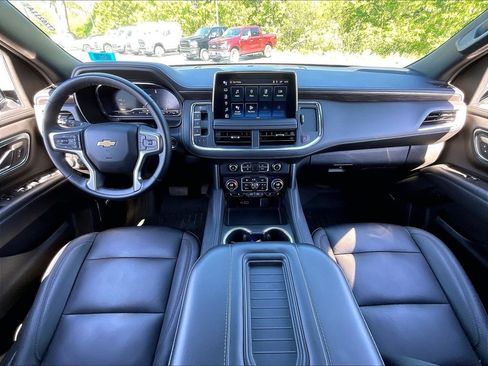 Used 2024 Chevrolet Tahoe LT w/ LT Signature Package AWD/4WD image 21
