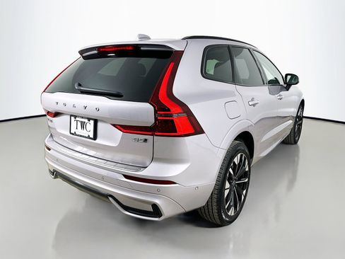 Used 2026 Volvo XC60 B5 Plus w/ Protection Package Premier AWD/4WD image 5