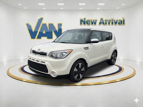 Used 2015 Kia Soul ! w/ Sun & Sound Package FWD image 1