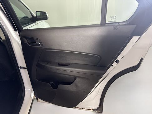 Used 2017 Chevrolet Equinox LT w/ Convenience Package image 27