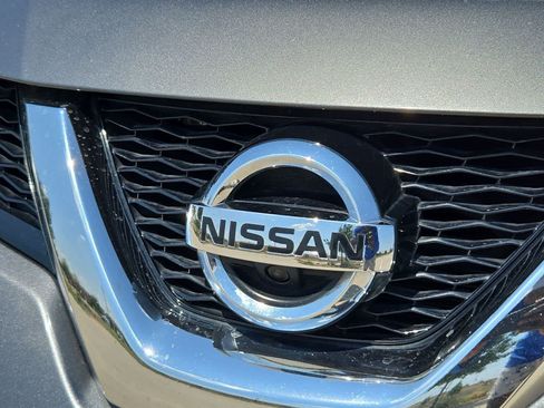 Used 2015 Nissan Rogue SL w/ SL Premium Package AWD/4WD image 11