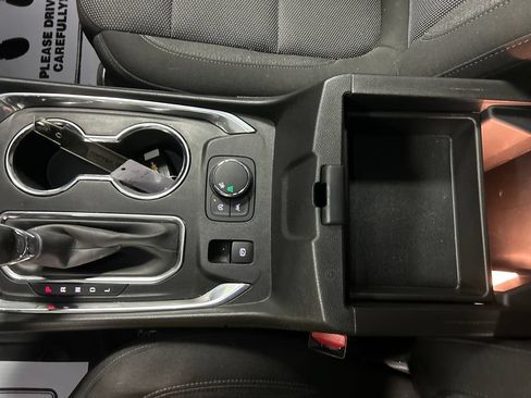 Used 2023 Chevrolet Traverse LT FWD image 21