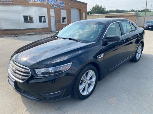 Used 2016 Ford Taurus SEL FWD image 2