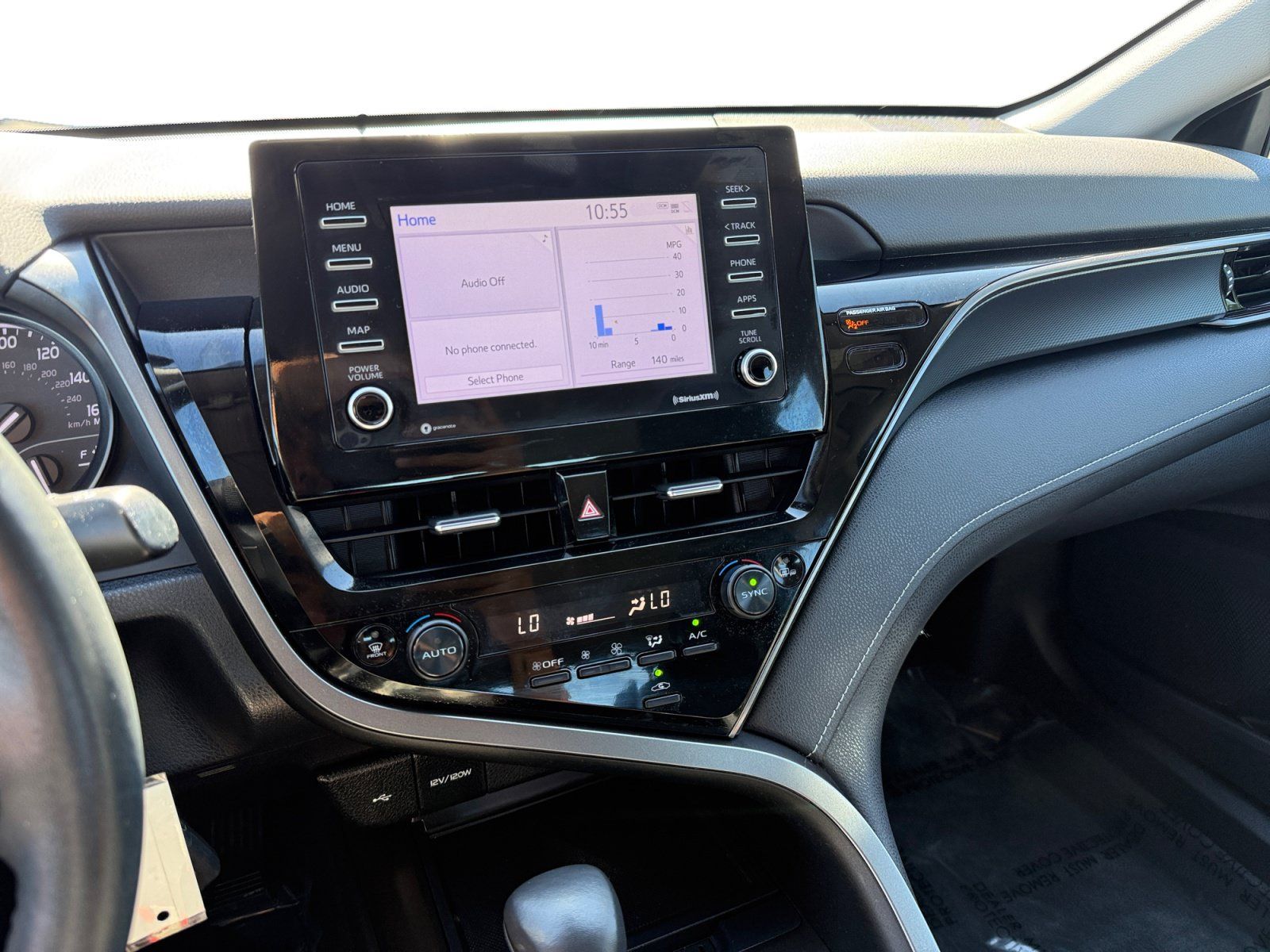 Used 2022 Toyota Camry SE FWD image 12