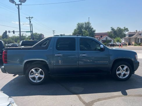 Used 2008 Chevrolet Avalanche LTZ w/ LTZ Preferred Equipment Group AWD/4WD image 9