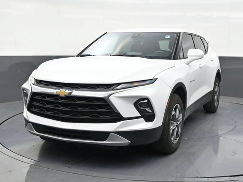 Used 2024 Chevrolet Blazer LT FWD image 8