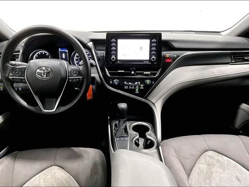 Used 2022 Toyota Camry LE image 17