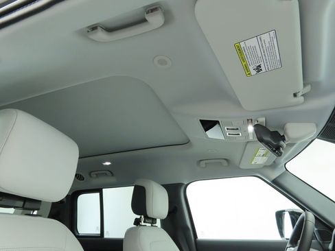 New 2026 Land Rover Defender 130 X-Dynamic SE image 18