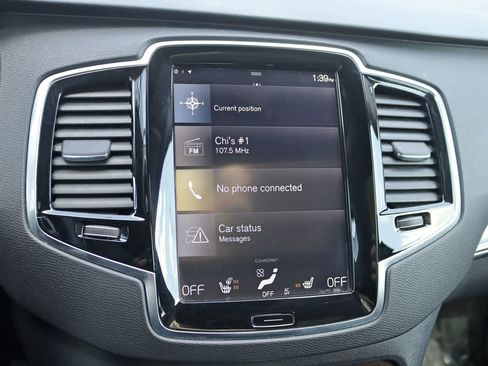 Used 2017 Volvo XC90 T6 Momentum w/ Vision Package image 22