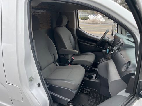 Used 2020 Nissan NV200 SV w/ Sliding Glass Door Package image 14