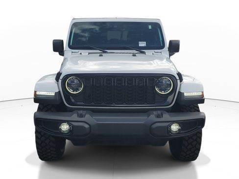 Used 2025 Jeep Gladiator Sport AWD/4WD image 3
