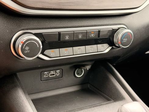 Used 2025 Nissan Altima 2.5 SV FWD image 30