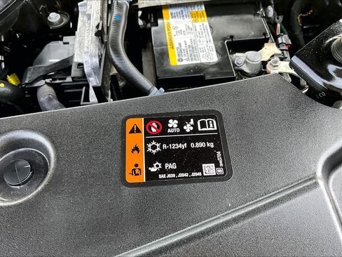 Used 2025 Buick Enclave Preferred FWD image 33