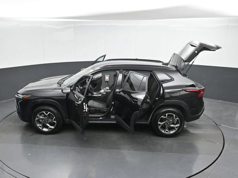 Used 2025 Chevrolet Trax LT FWD image 50