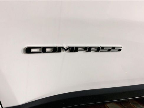 Used 2025 Jeep Compass Limited AWD/4WD image 8