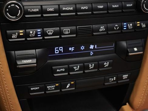 Used 2009 Porsche 911 Carrera 4S image 16