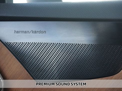 Used 2024 Volvo XC90 T8 Plus w/ Protection Package image 5