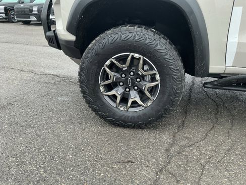 New 2026 Chevrolet Colorado ZR2 w/ Off-Road Front Bumper Package image 7