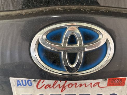 Used 2014 Toyota Prius Two image 11