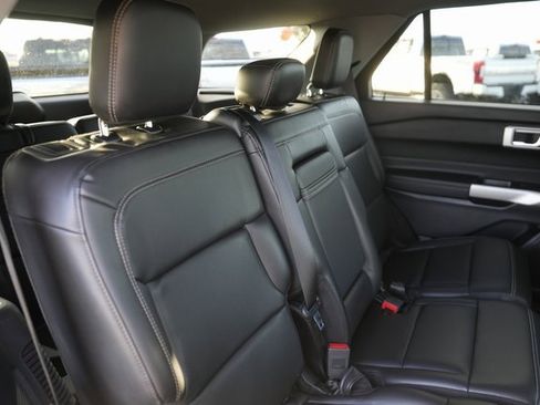 Used 2023 Ford Explorer XLT w/ Equipment Group 202A image 18