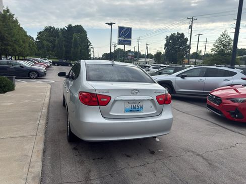 Used 2010 Hyundai Elantra SE FWD image 4