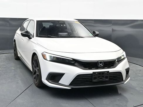 Used 2023 Honda Civic Sport image 1