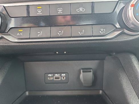 Used 2023 Nissan Sentra SV FWD image 25